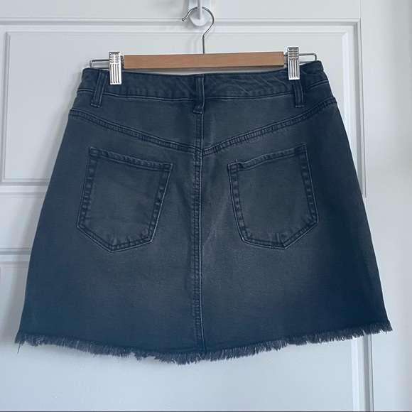 BLACK DENIM MINI SKIRT - Picture 2 of 12